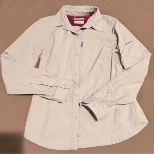 Columbia Women's OMNI-SHADE Sun Protection button up - Baby Blue